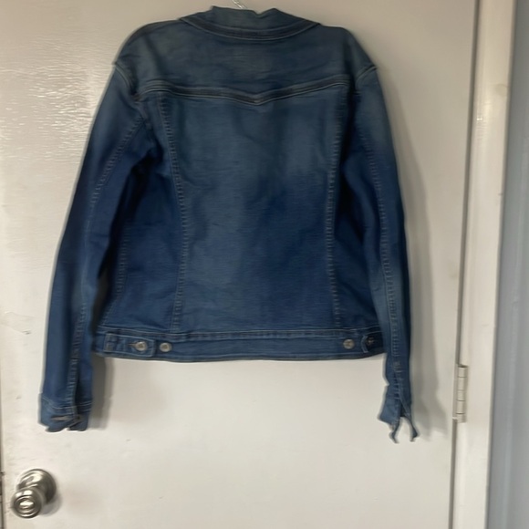 Levi washed out Jean jacket - Picture 6 of 8